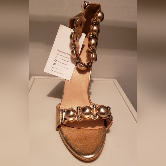 ALMUDENA Spike & Ball Ankle Strapped Stiletto High Heels (Gold) size: 7 1/2 - Picture 5 of 7